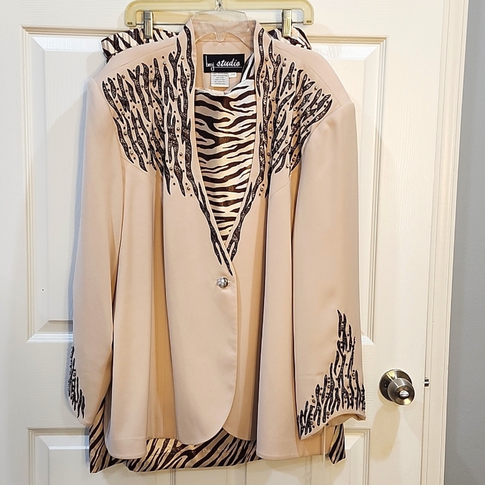 Bmg studio 3 piece suites, Size 24W